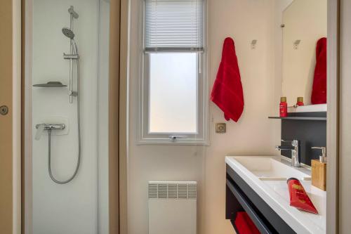 Camping Sandaya Blue Bayou - Cottage Carmin 2 bedrooms air-conditioning Premium - Photo 5