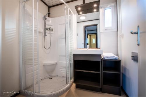 Camping Vilanova Park - S-750 (by Vilanova Park) - Chalet 53m² - Photo 4