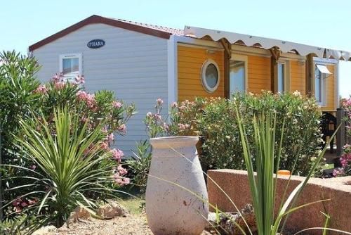 Camping Beau Rivage - KOAWA ESPACE PREMIUM 32m² Clim TV - 3 bedrooms with a view of the Bassin de Thau - Photo 3