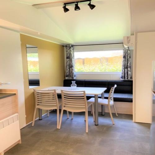 Koawa Camping Beau Rivage - Family Luxe 24m² - Jacuzzi - air-conditioning + TV - With sheets - Photo 3