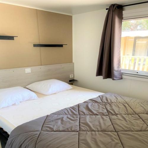 Koawa Camping Beau Rivage - Family Luxe 24m² - Jacuzzi - air-conditioning + TV - With sheets - Photo 6