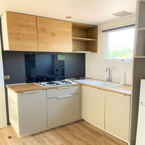 Koawa Camping Beau Rivage - Bay Premium 32m² - garden view - Klimaanlage + TV - Photo 3