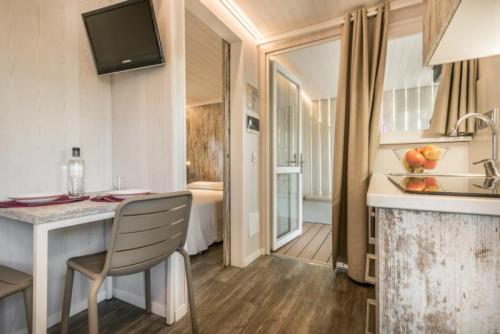 Stel Camping & Bungalow Resort - BUNGALOW STEL 3 NEW + Car - Photo 2