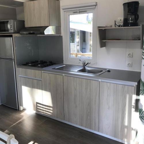 Flower Camping Le Relais de la Bresque - Mobile-home Confort+ 28m² - air-conditioning + TV + sheltered terrace - Photo 1