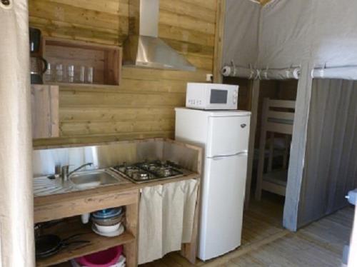 Flower Camping Le Relais de la Bresque - Cabane Lodge CARRELET CONFORT+ 32m² - 2 bedrooms - Photo 3