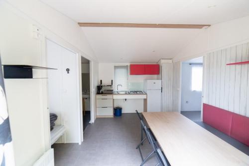 Camping de la Plage Bénodet - Mobile-home for the disabled - 31m2 - 4 people max - 2 bedrooms - covered terrace - Photo 4