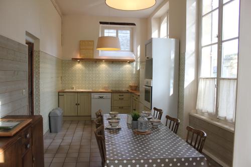 Castel Camping Château de Martragny - Holiday Home CHATEAU : Les Rosiers - Photo 5