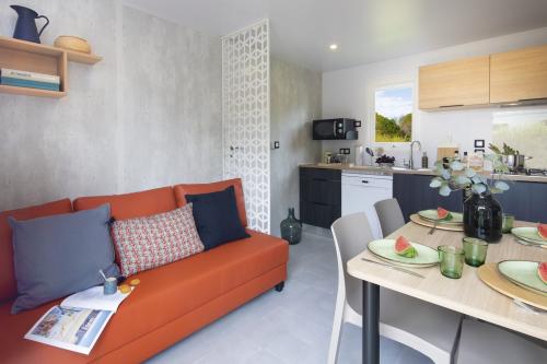 Camping Sandaya L'Anse du Brick - Cottage 2 bedrooms **** - Photo 2