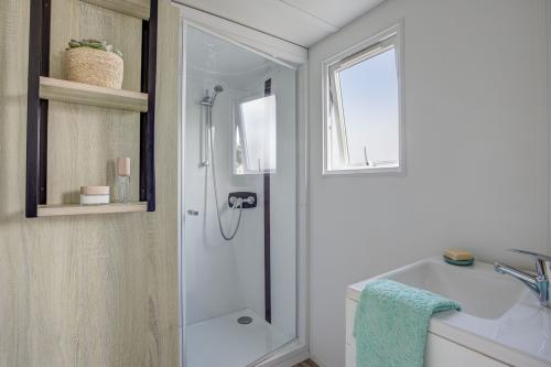 Camping Sandaya L'Anse du Brick - Cottage 2 bedrooms *** - Photo 7