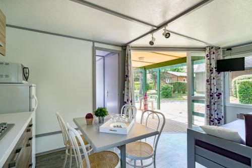 Camping Sandaya Les Peneyrals - Chalet REVE 2 bedrooms *** - Photo 2