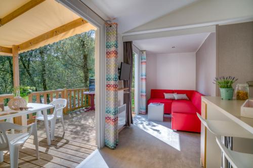 Camping Sandaya Les Peneyrals - Cottage ELLIONE 2 bedrooms air conditionning *** - Photo 2