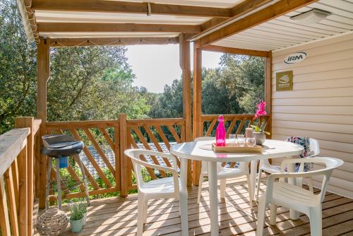 Camping Sandaya Les Peneyrals - Cottage 2 bedrooms ** - Photo 2