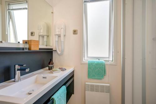 Camping Sandaya Les Peneyrals - Cottage 2 bedrooms 2 bathrooms - air-conditioning **** - Photo 4