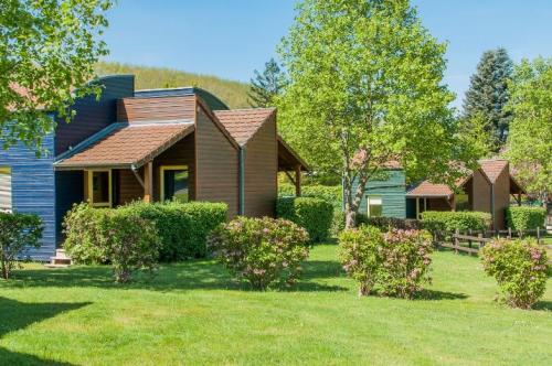 Camping Les Bruyères - Our chalets - Photo 2