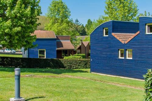 Camping Les Bruyères - Our chalets - Photo 3