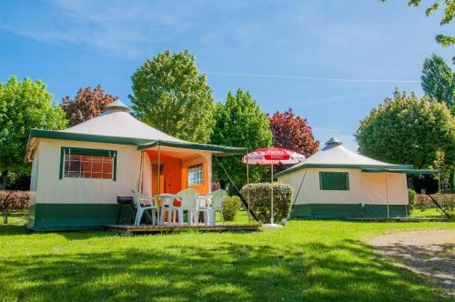 Camping Les Bruyères - Our canvas bungalows - Photo 2