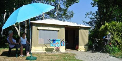 Camping des Halles - Canvas bungalow (without toilet block) - Photo 1
