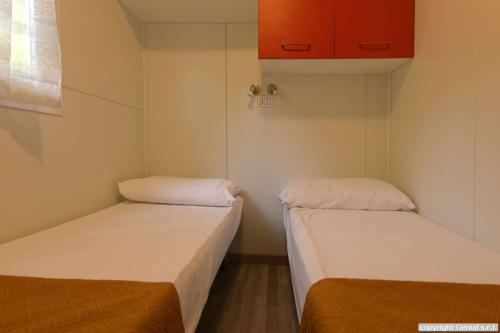 International Camping Torre di Cerrano - Mobile-home 6 persons - Photo 2