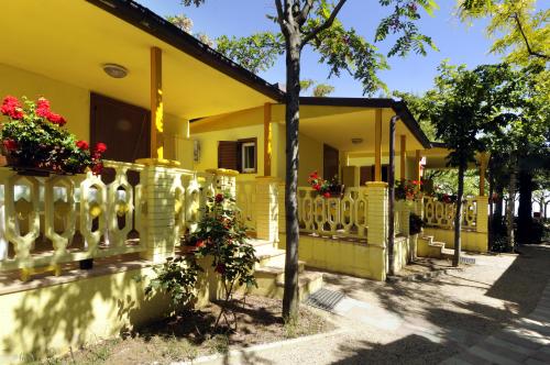 International Camping Torre di Cerrano - Masonry Bungalow - one room - Photo 2