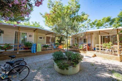 International Camping Torre di Cerrano - Masonry Bungalow - two-roomed - Photo 2