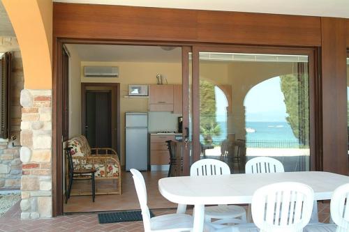 Camping Zocco-Garda Lake - Bungalow Orizzonte 3-rooms - Photo 3