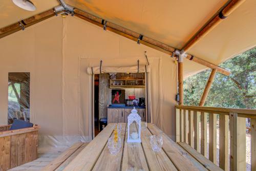 Camping La Pinède en Provence - Premium wood and canvas lodge - Photo 3