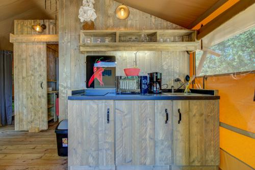 Camping La Pinède en Provence - Premium wood and canvas lodge - Photo 8