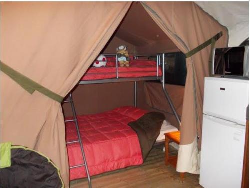 Camping Aloha Plage**** - Canvas bungalow Lodge Victoria (2 bedrooms) - Photo 4