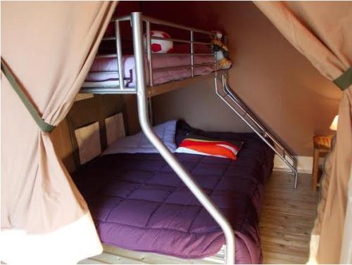 Camping Aloha Plage**** - Canvas bungalow Lodge Victoria (2 bedrooms) - Photo 5