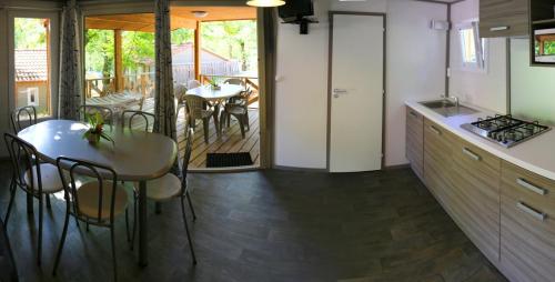 CAMPING LES CRUSES - Chalet Rêve Comfort 3 bedrooms air-conditioning - Photo 8