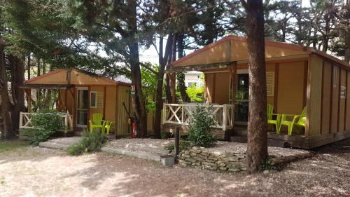 Camping Le Matin Calme - Chalet Confort (2 bedrooms/kitchen/WC shower) - Photo 1