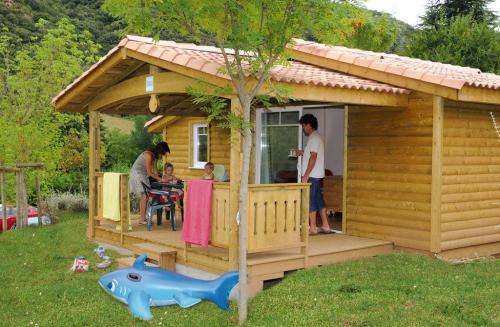 Camping Les Cerisiers du Jaur - Chalet Cherry 35m² 3 bedrooms - Photo 1
