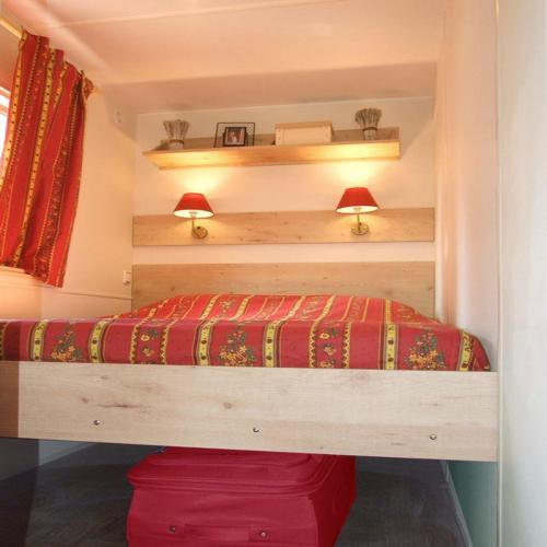 Camping Les Cerisiers du Jaur - La Roulotte 2 bedrooms - Photo 3