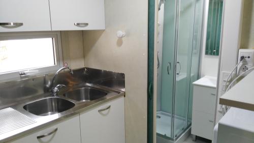 Camping Los Escullos - Bungalow Gitotel - Photo 5