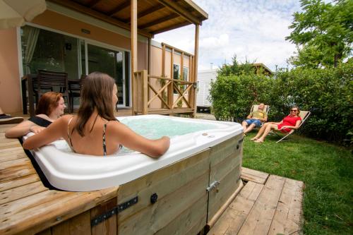 Campeggio del Sole - Mobile-home Deluxe Jacuzzi - Photo 4