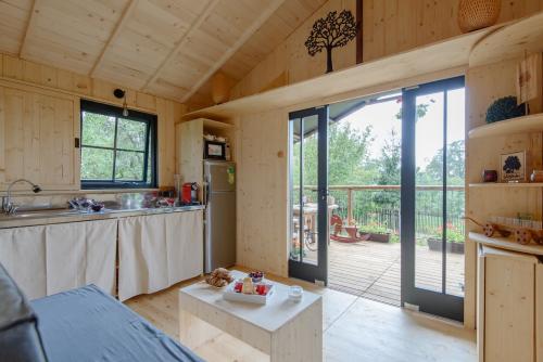 Camping du Buisson - Chalet Bois Confort + 40m2 with terrace - 2 bedrooms - Photo 3
