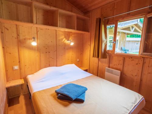 Camping du Buisson - Wooden cabin Eco-Cabane - 23m² with terrace - 2 bedrooms - Photo 4