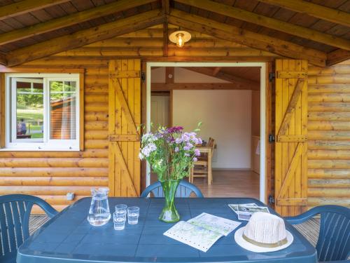 Camping du Buisson - Chalet Charlay - 35m² with terrace - 2 bedrooms - Photo 1