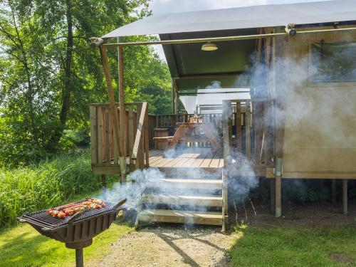 Camping du Buisson - Tent Lodge XXL - 61 m² - 2 bedrooms - Photo 2