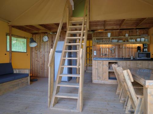 Camping du Buisson - Tent Lodge XXL - 61 m² - 2 bedrooms - Photo 3