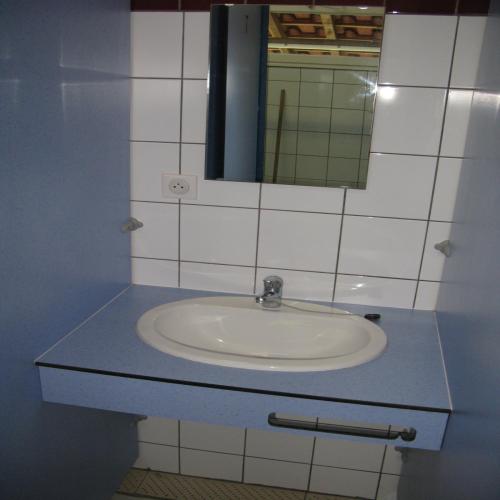 CAMPING LA BASTIDE - MOBILE HOME BAMBI 15 m² (2 bedrooms - without toilet blocks) - Photo 9