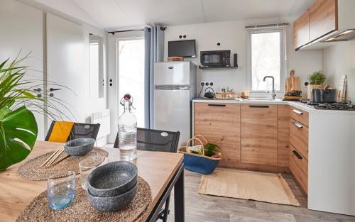 Camping Brin d'Amour - MOBIL-HOME VENEZIA, 2 bedrooms, TV + PLANCHA - Photo 2