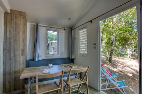 Camping Brin d'Amour - Mobile-home ASTRIA - 1 bedroom - Photo 2