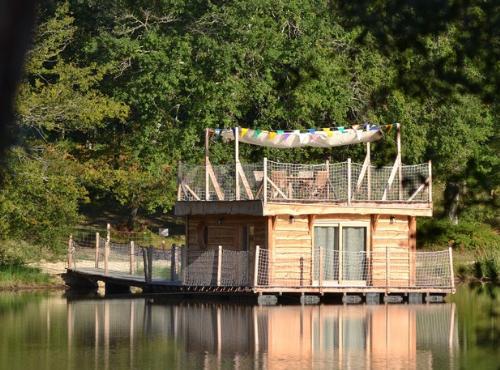 Sites et Paysages Domaine de l'Etang de Bazange - AQUALODGE NATURE©, floating house 30 m² with the breathtaking view of the lake,TV - Photo 4