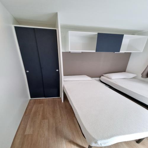 Camping La Rocca - Maxicaravan Pisenze (7.7m x 4m) with a.c. - Photo 6