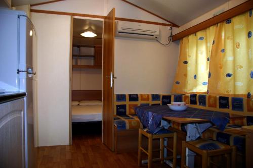Camping La Rocca - Maxicaravan Ibiza (8m x 3m) with air conditioning - Photo 4