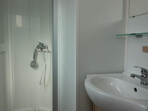 Camping Les 3 Sablières - Mobilhome Confort - 2 bedrooms - 29.70m² - Photo 8
