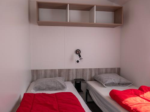 Camping Les 3 Sablières - Mobilhome Grand Famille - 3 bedrooms - Photo 6