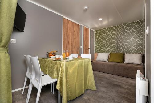 Wellness Seecamping Parth - Mobilehome - Flower, Tropic, Lavendel - Photo 2