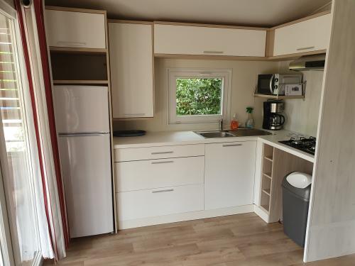Camping Le Domaine des Floralies - Mobil Home 'ROCHER' 4 personnes - Disponible à partir de 17h - Photo 4